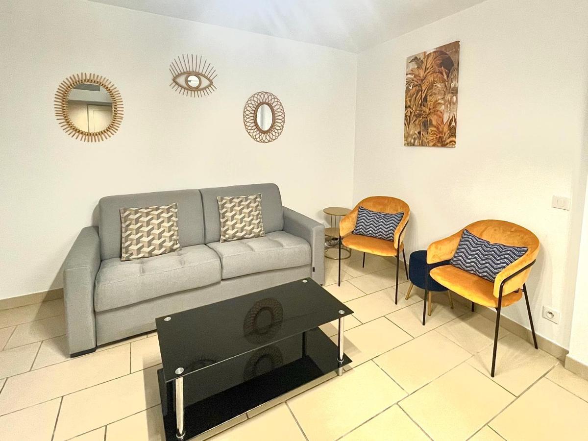 Jolie 3 pièces avec terrasse au vieux port, à 2 pas des plages et du palais. Cannes Esterno foto